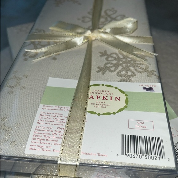 Target Gold Snowflake Party Napkins - Picture 4 of 4